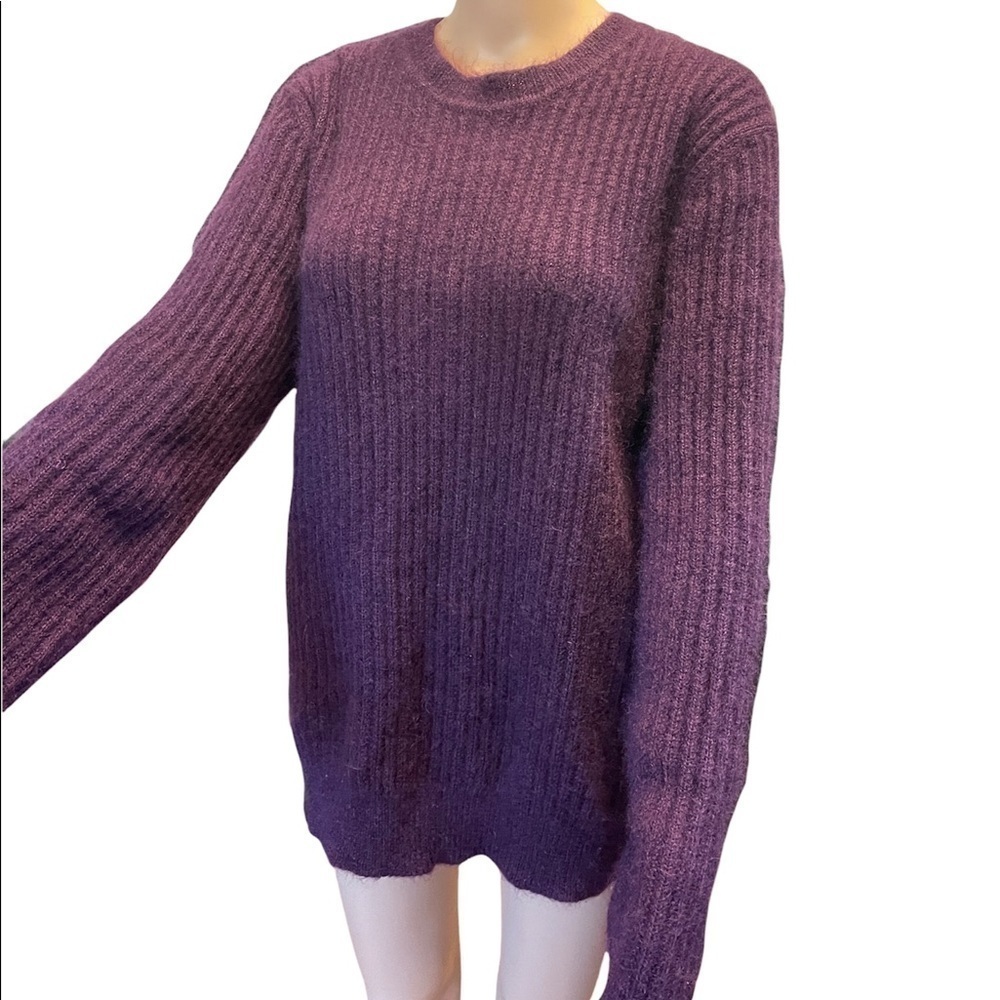 MOHAIR SAKS FIFTH AVENUE SWEATER  SIZE L  LONG SLEEVE  PURPLE